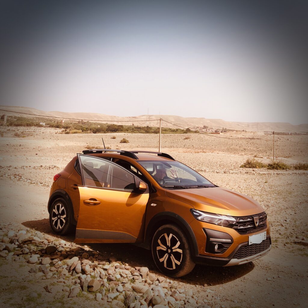 Ngayan Camp Agafay Dacia Sandero Maroc