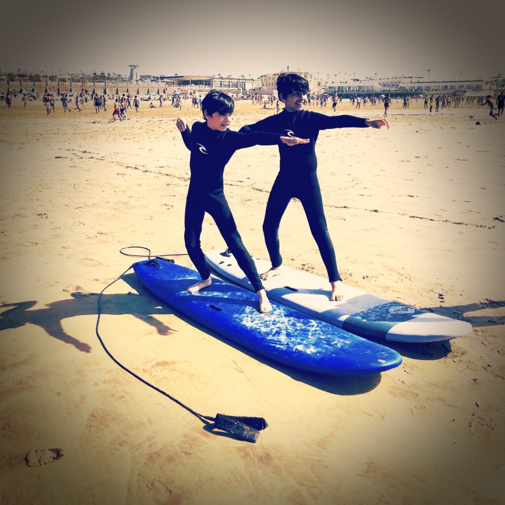 Cours de surf sur la plage (Anfa Place) de Casablanca